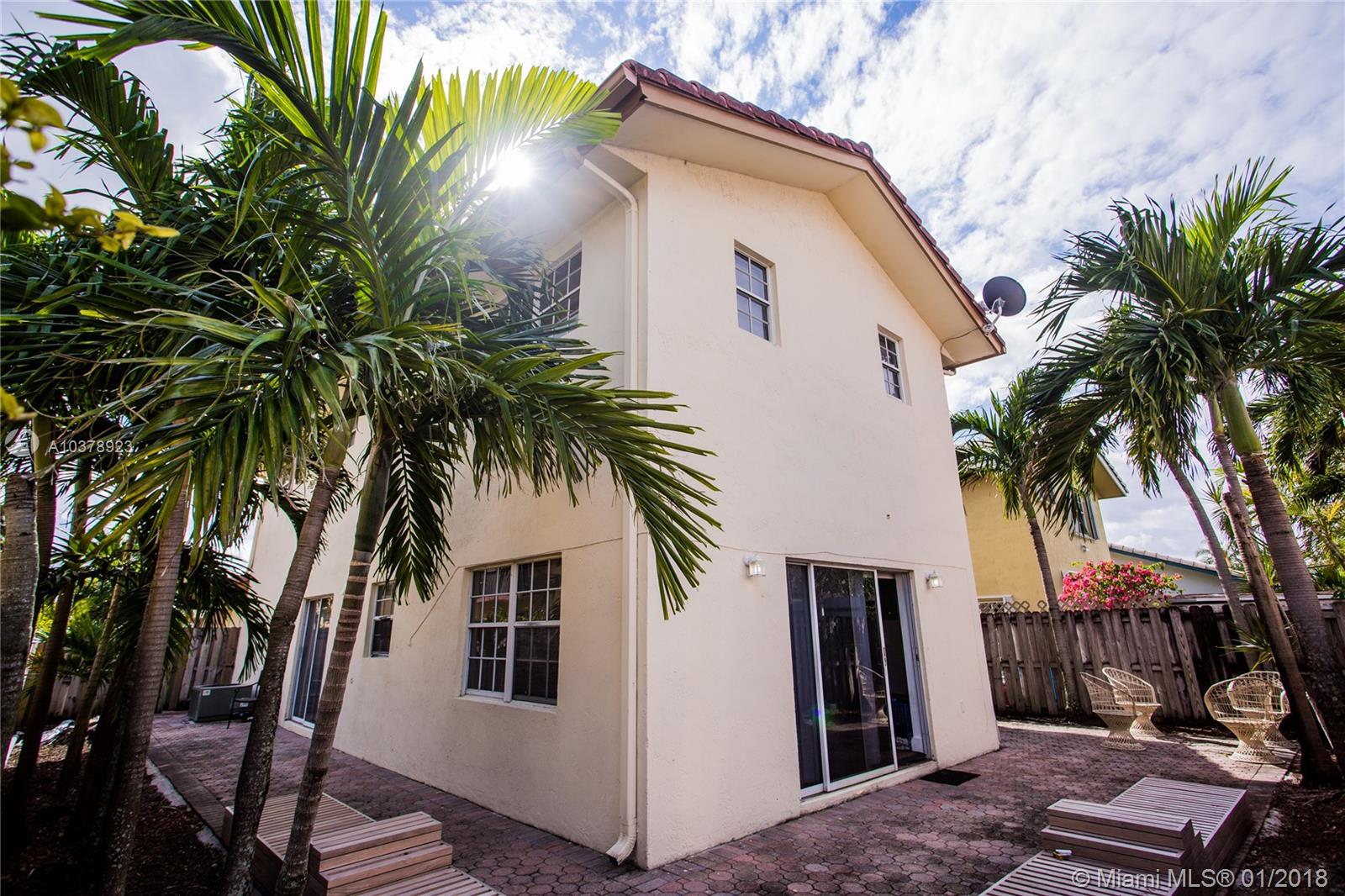 IVIS AT LOYOLA - Residential