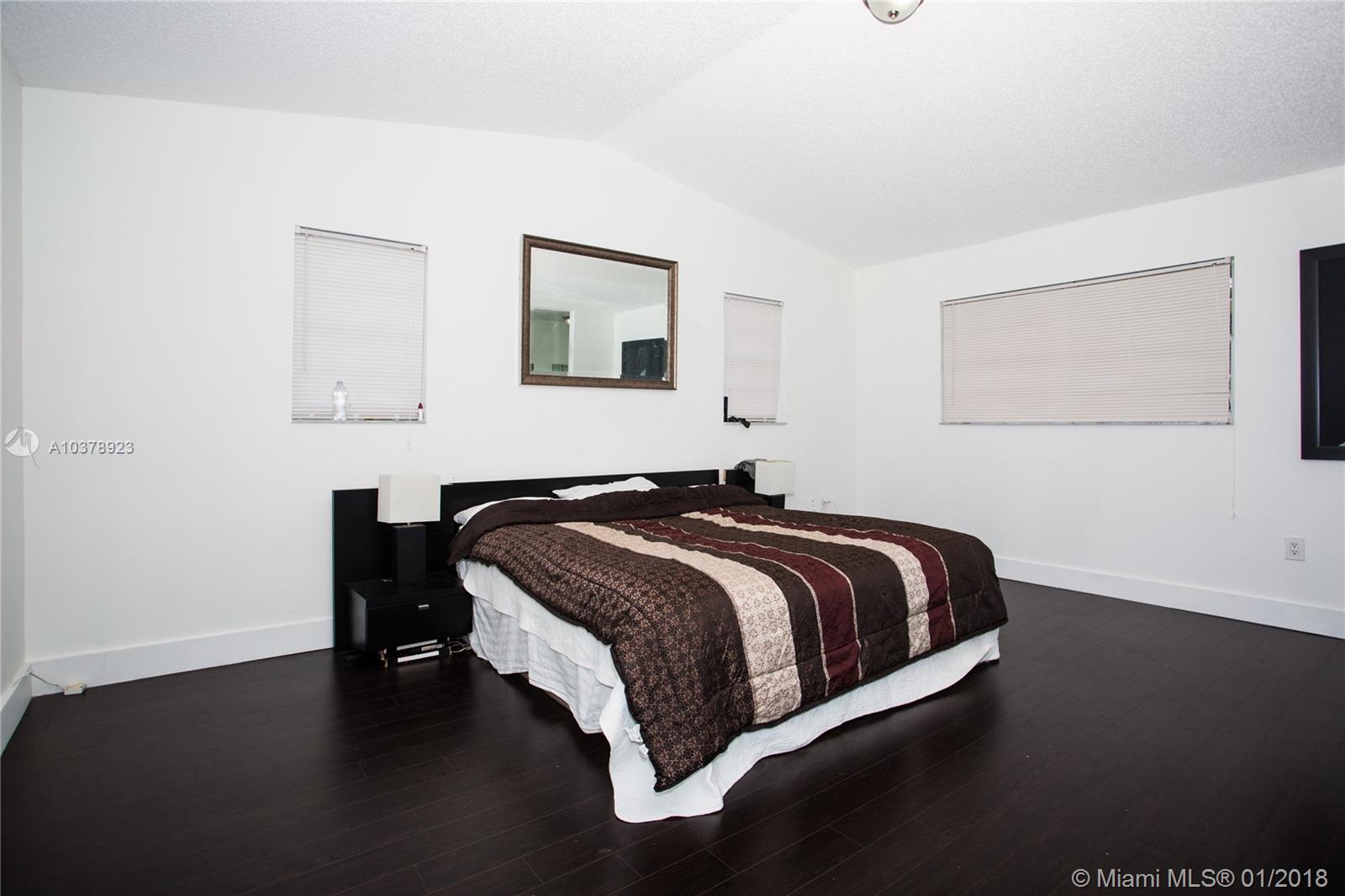 IVIS AT LOYOLA - Residential