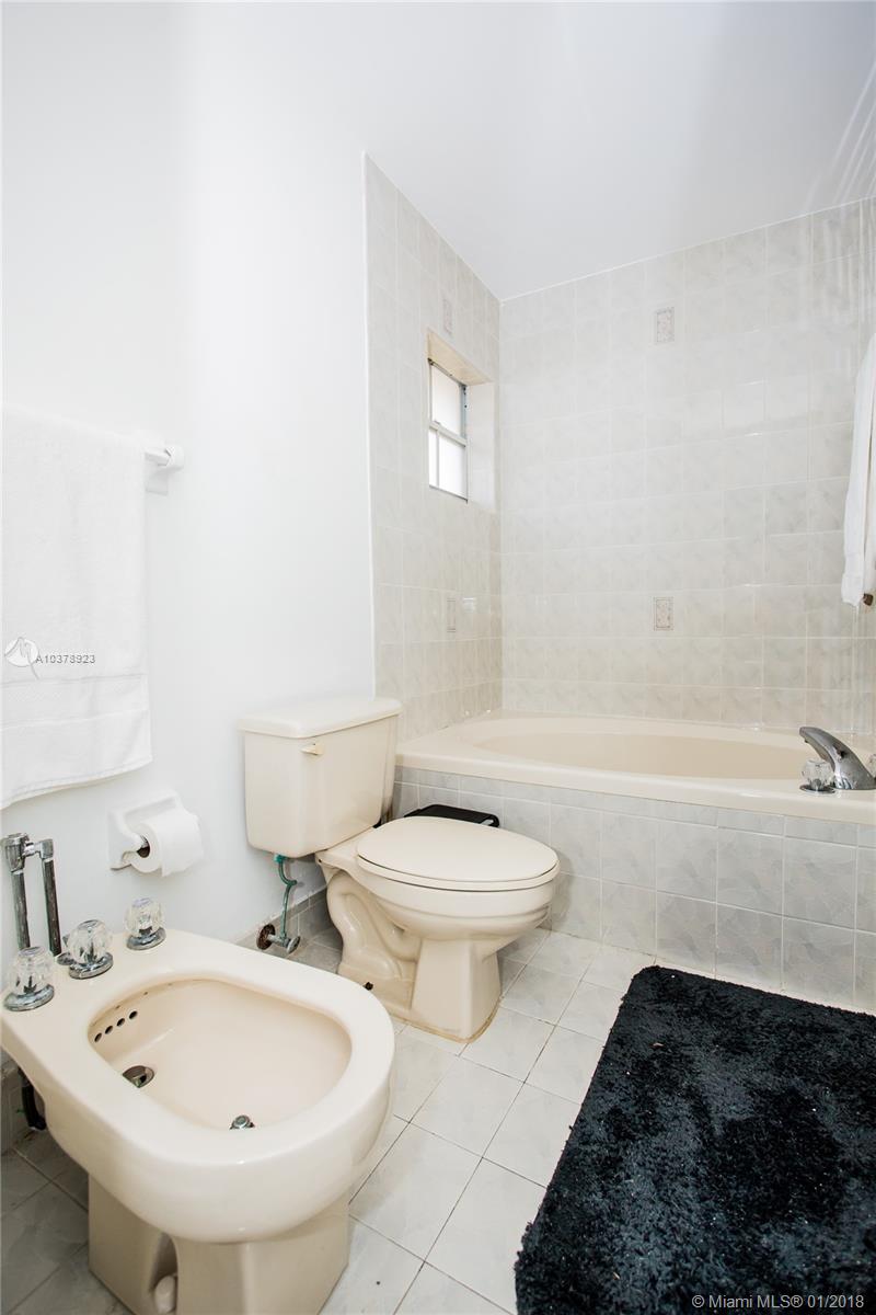 IVIS AT LOYOLA - Residential