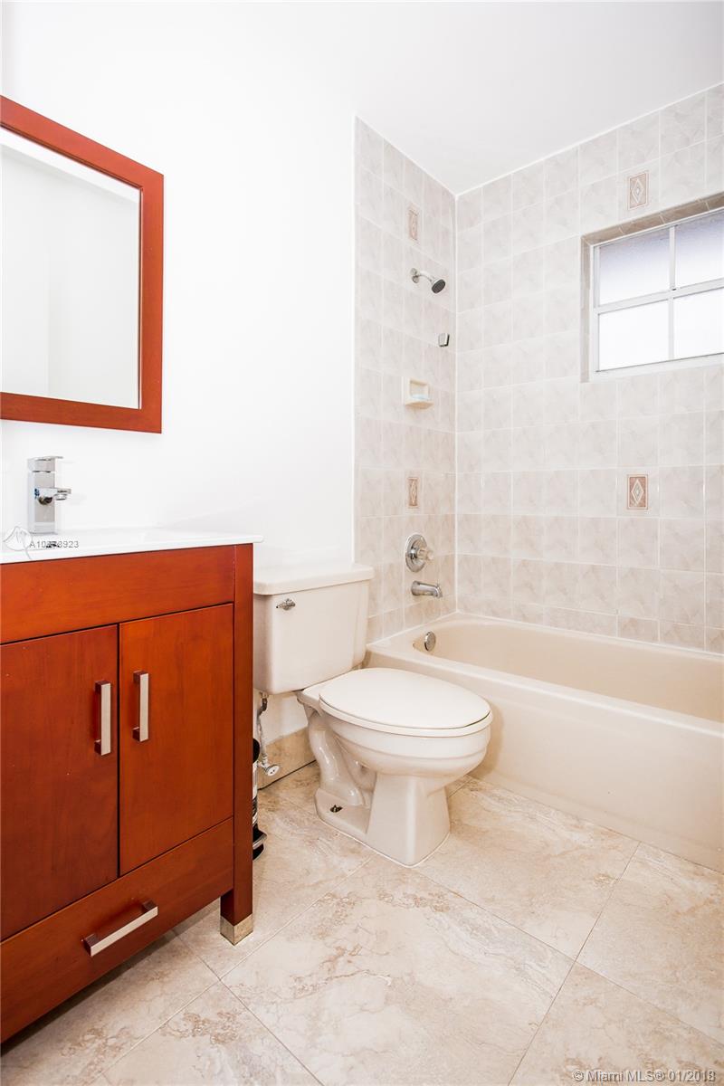 IVIS AT LOYOLA - Residential