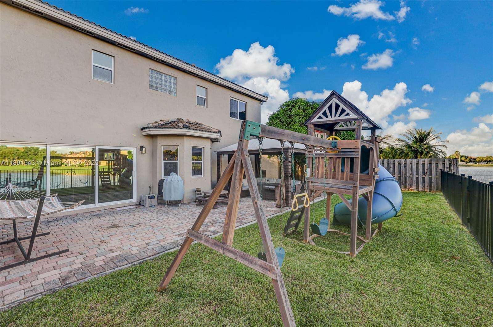 PELICAN BAY AT OLD CUTLER - Residential