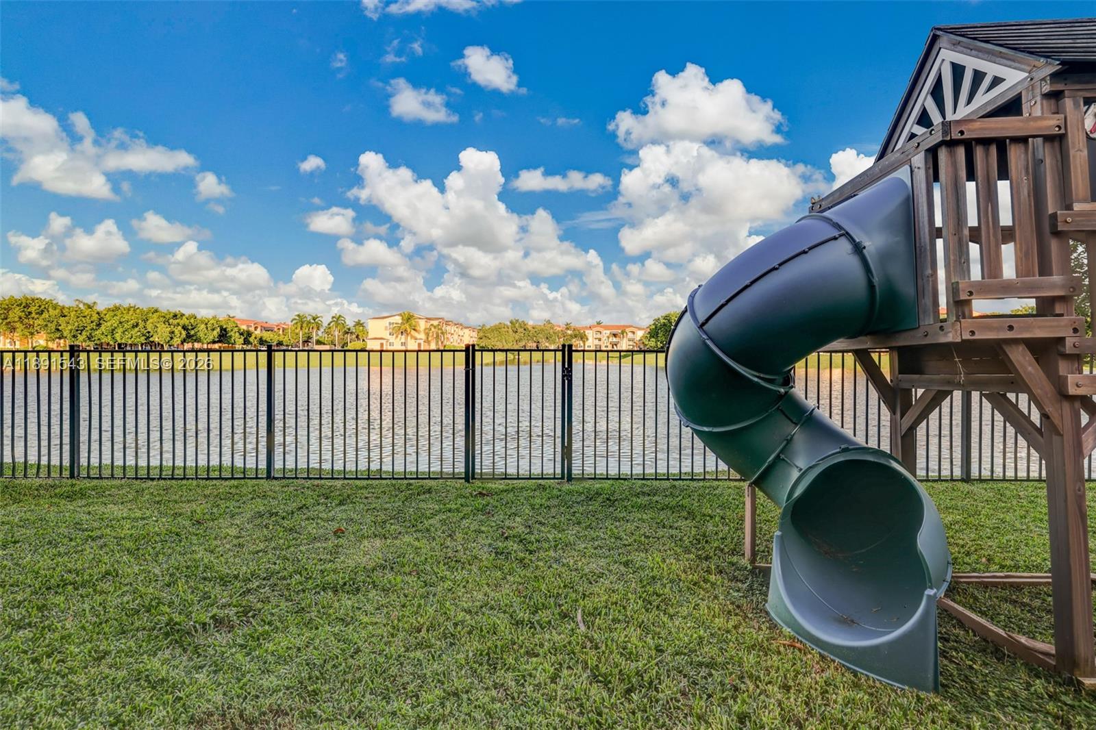 PELICAN BAY AT OLD CUTLER - Residential