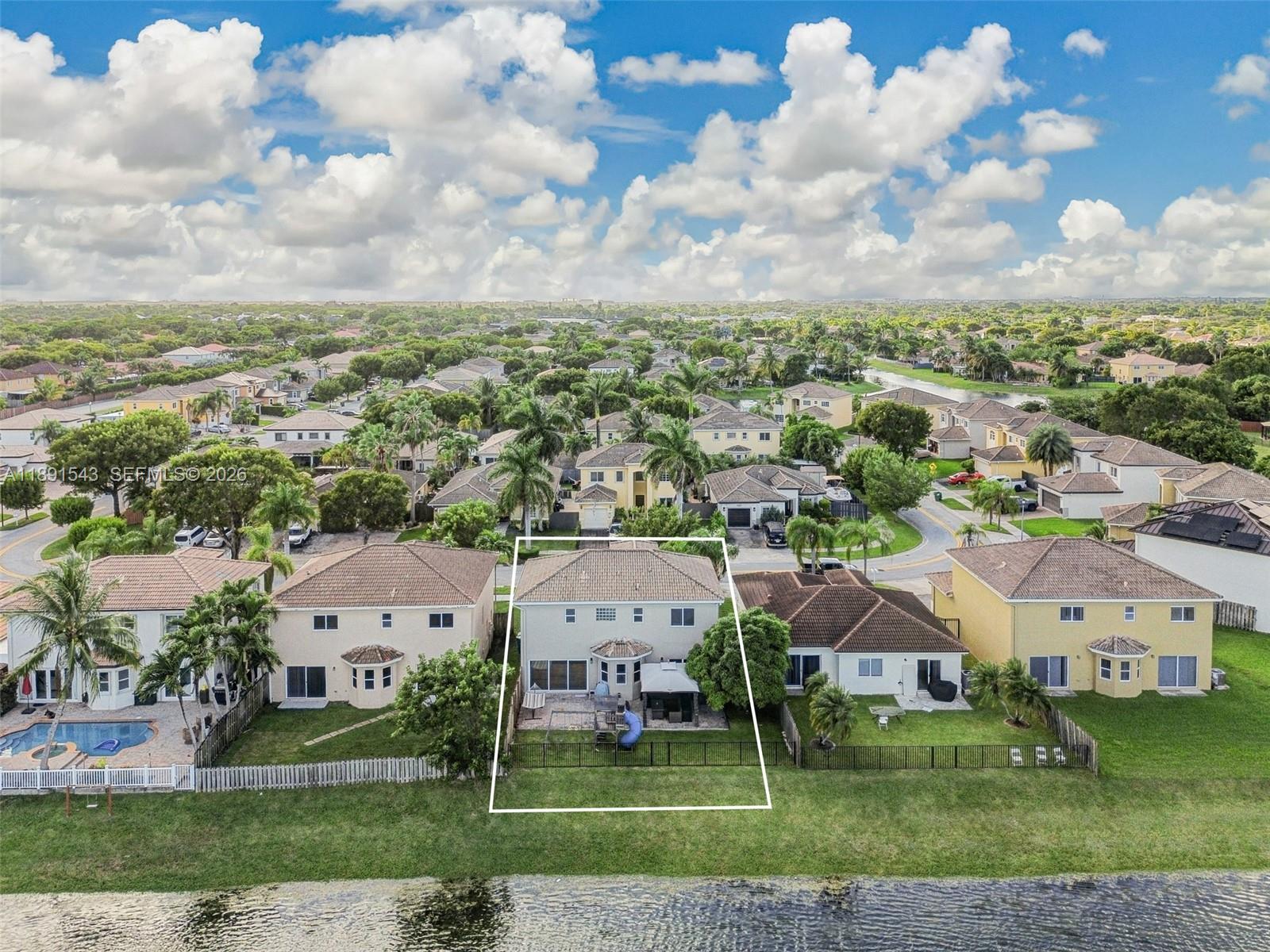 PELICAN BAY AT OLD CUTLER - Residential