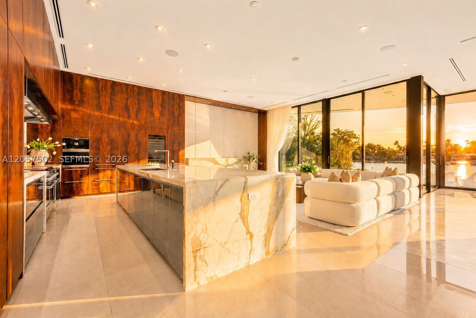503 E Dilido Dr
