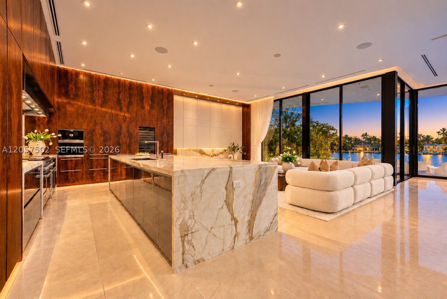 503 E Dilido Dr