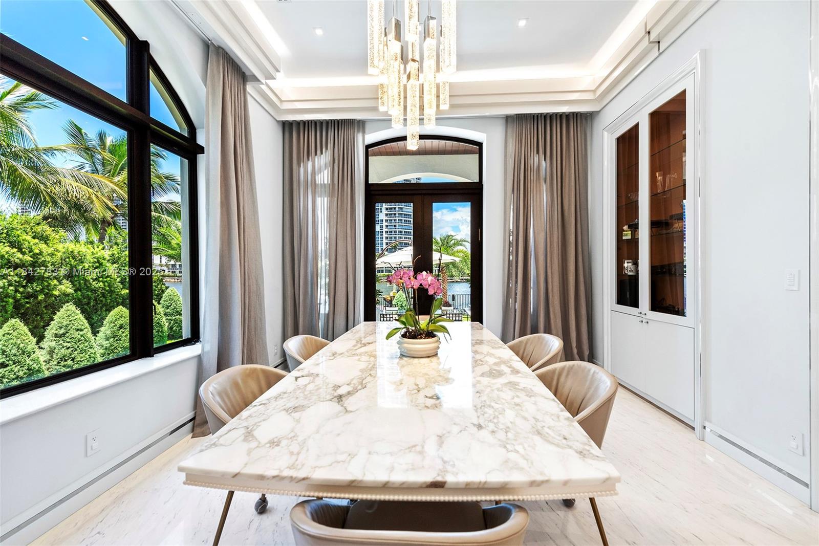 GOLDEN BEACH SEC E - Residential