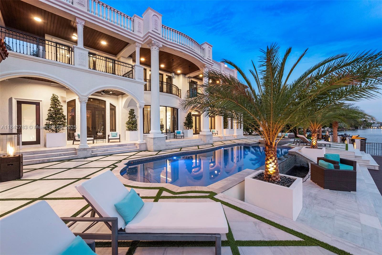 GOLDEN BEACH SEC E - Residential