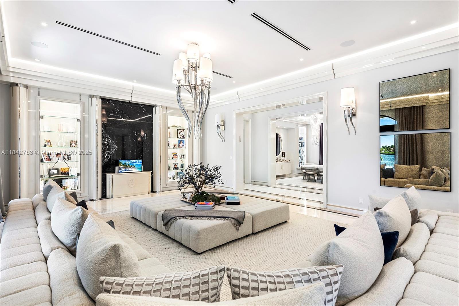 GOLDEN BEACH SEC E - Residential