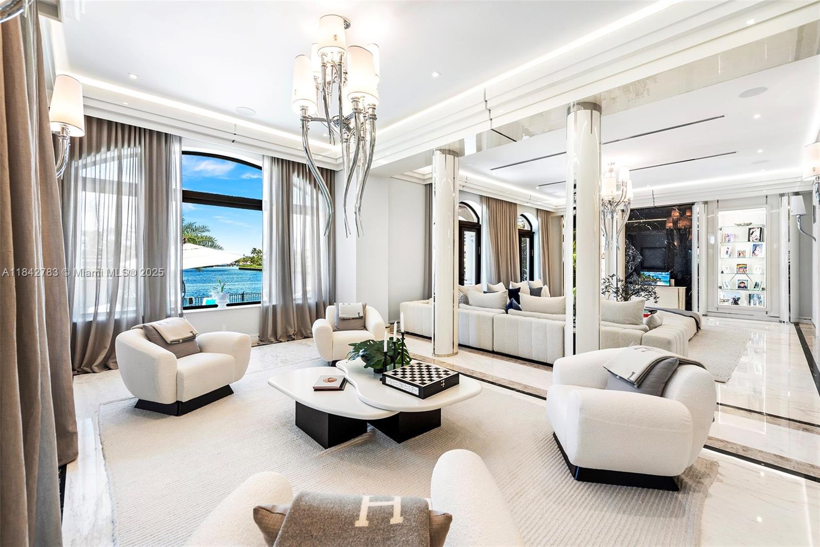 GOLDEN BEACH SEC E - Residential