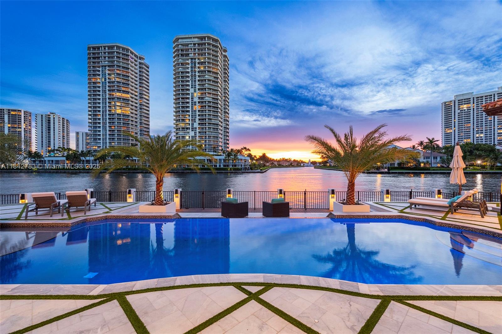 GOLDEN BEACH SEC E - Residential