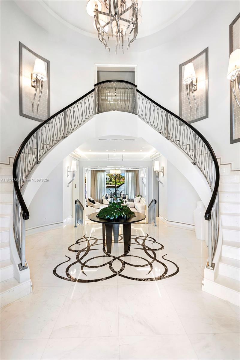 GOLDEN BEACH SEC E - Residential