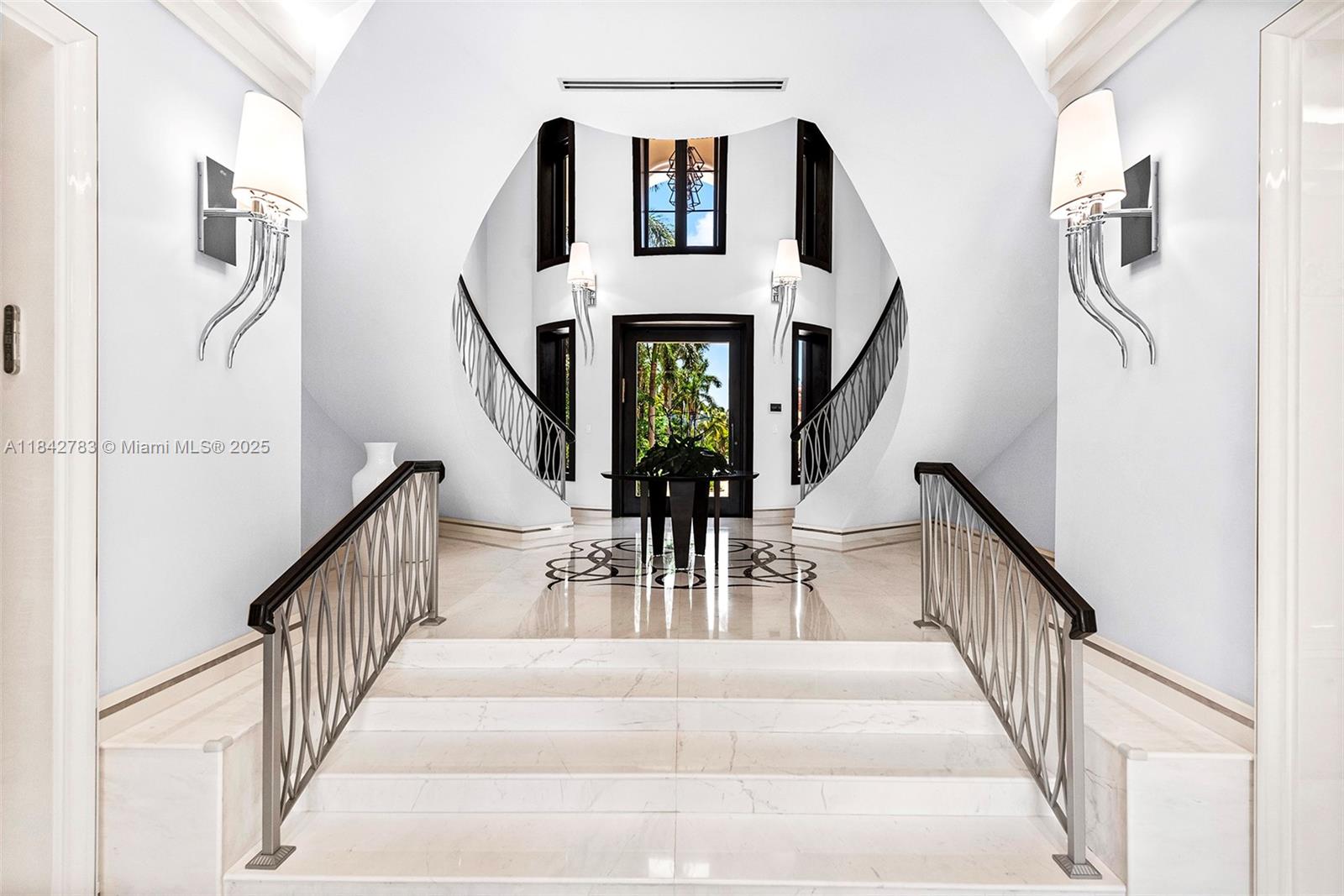 GOLDEN BEACH SEC E - Residential