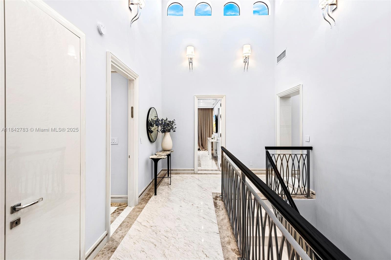 GOLDEN BEACH SEC E - Residential