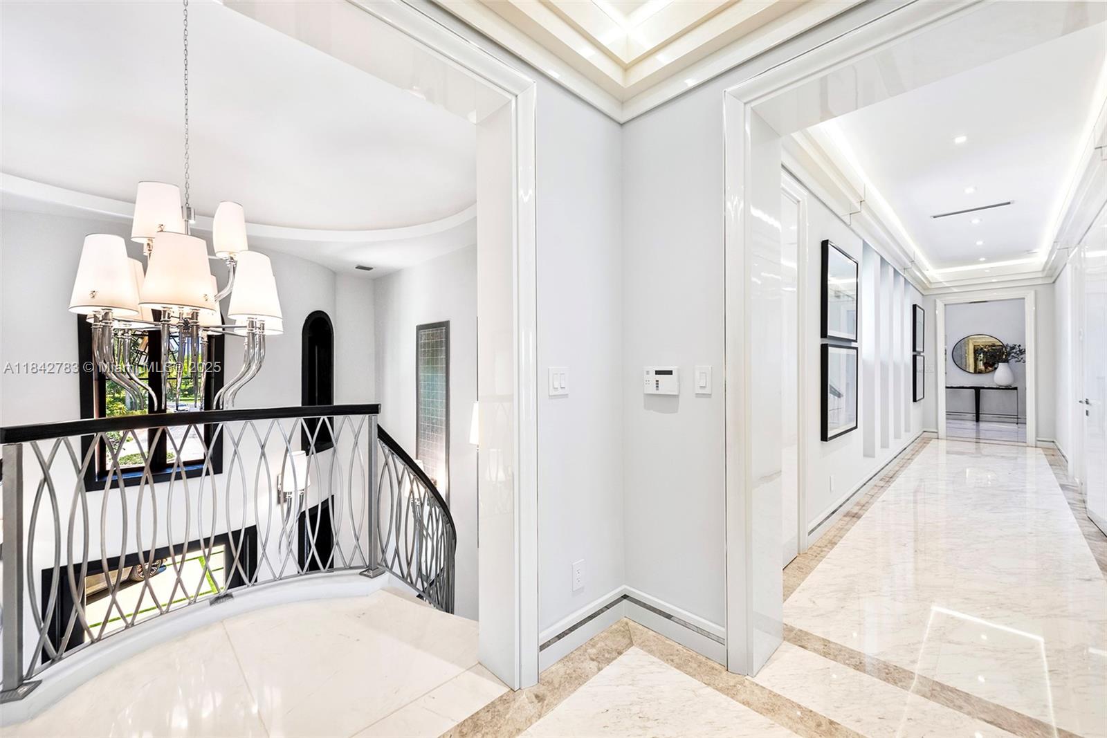 GOLDEN BEACH SEC E - Residential