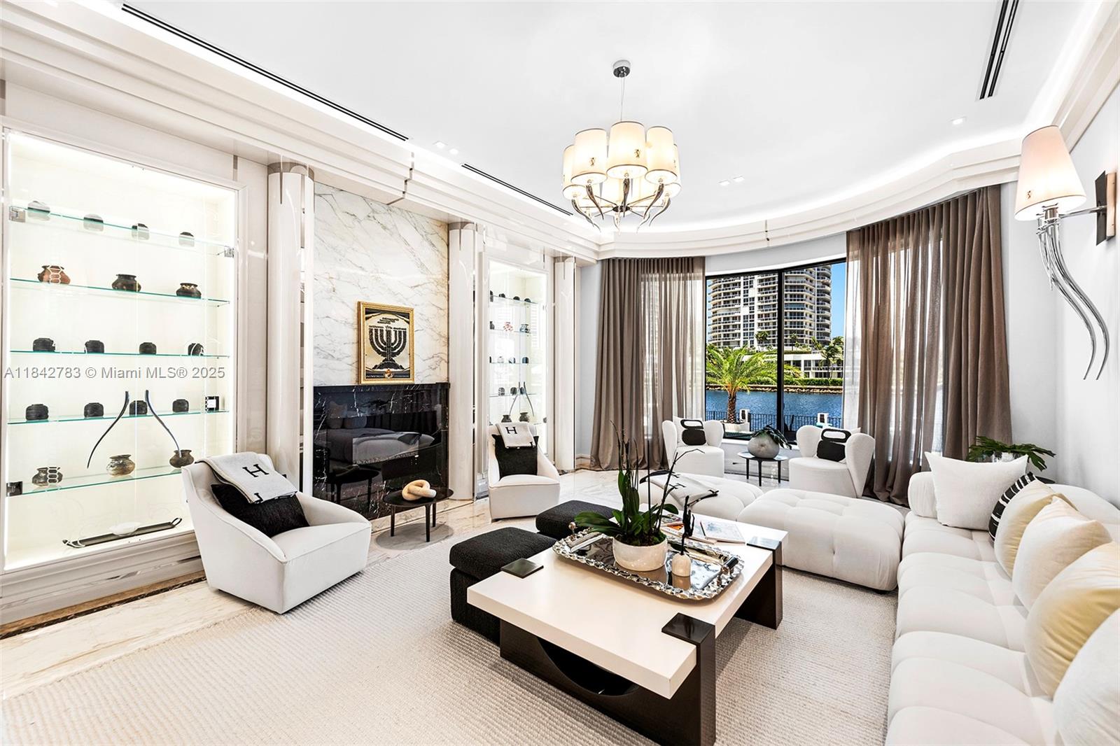 GOLDEN BEACH SEC E - Residential