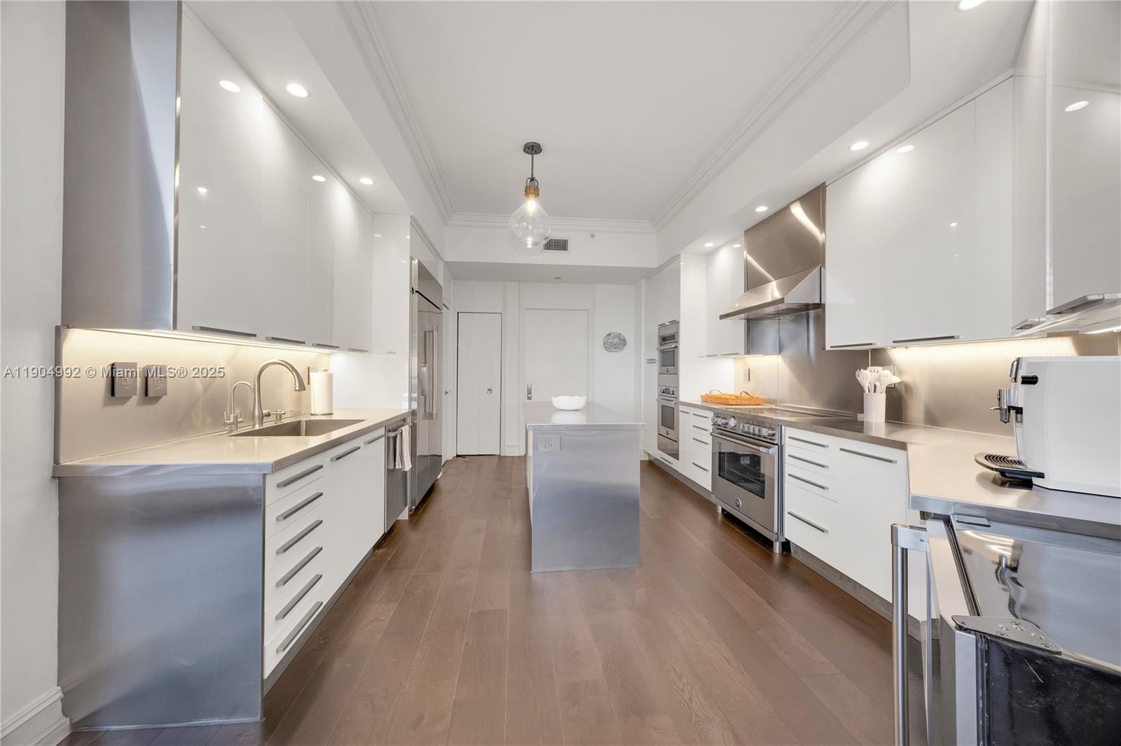 THE GABLES CONDO - Residential