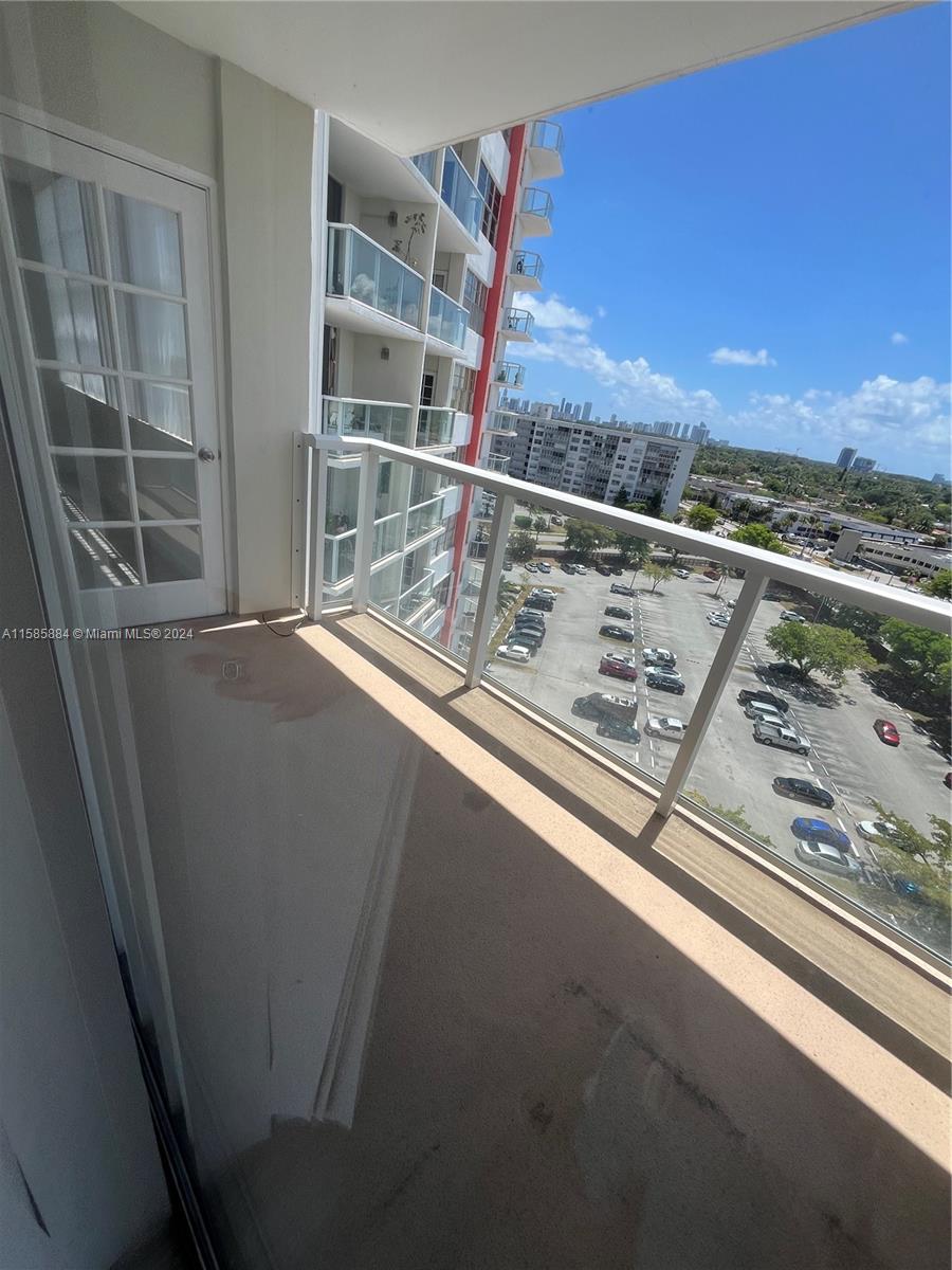 BUCKLEY TOWERS CONDO - WE - Residential