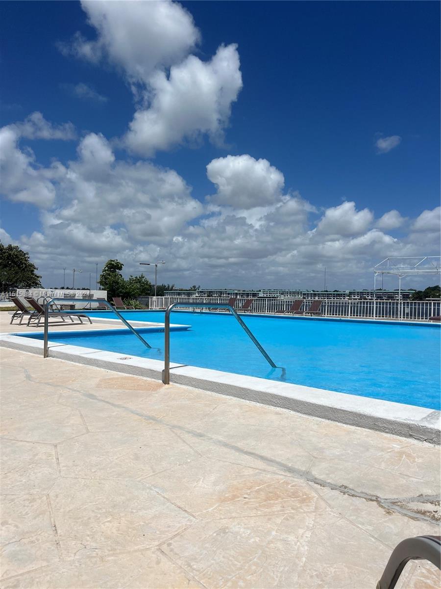 BUCKLEY TOWERS CONDO - WE - Residential