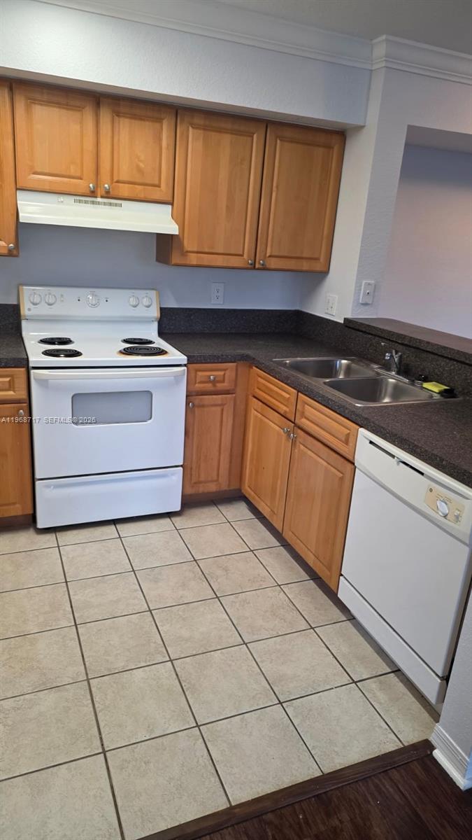 MURANO AT DELRAY BEACH CO - Residential Lease
