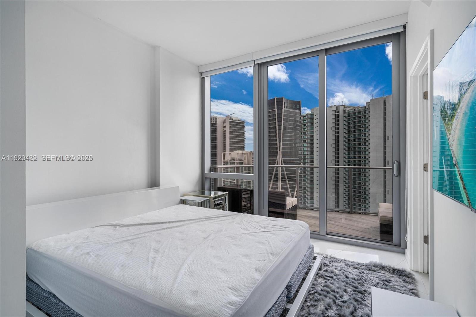 PARAMOUNT MIAMI WORLDCENT - Residential Lease