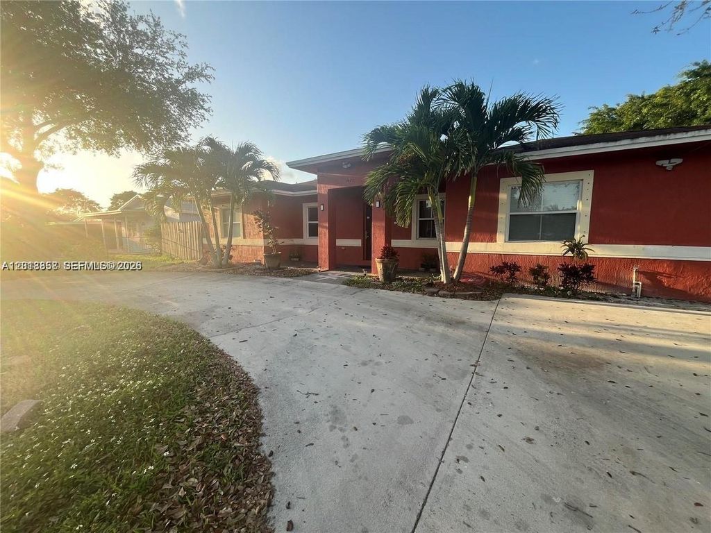 Photo of 3421 SW 12th Ct #A, Fort Lauderdale, FL 33312 (MLS # A12018858)