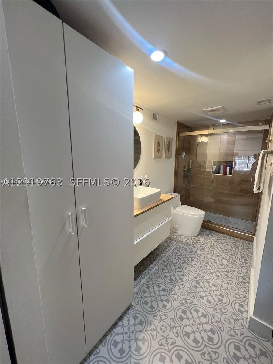 1901 Brickell Ave B1706