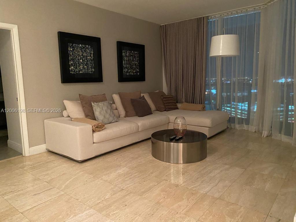 1900 N Bayshore Dr 2314