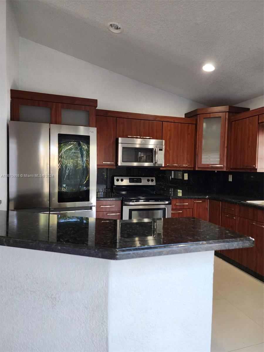 WESTWIND LAKES SEC 5 - Residential Lease