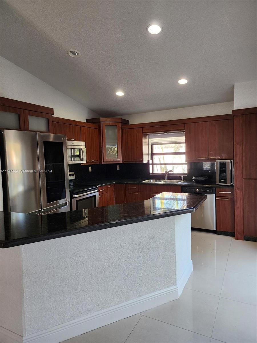 WESTWIND LAKES SEC 5 - Residential Lease
