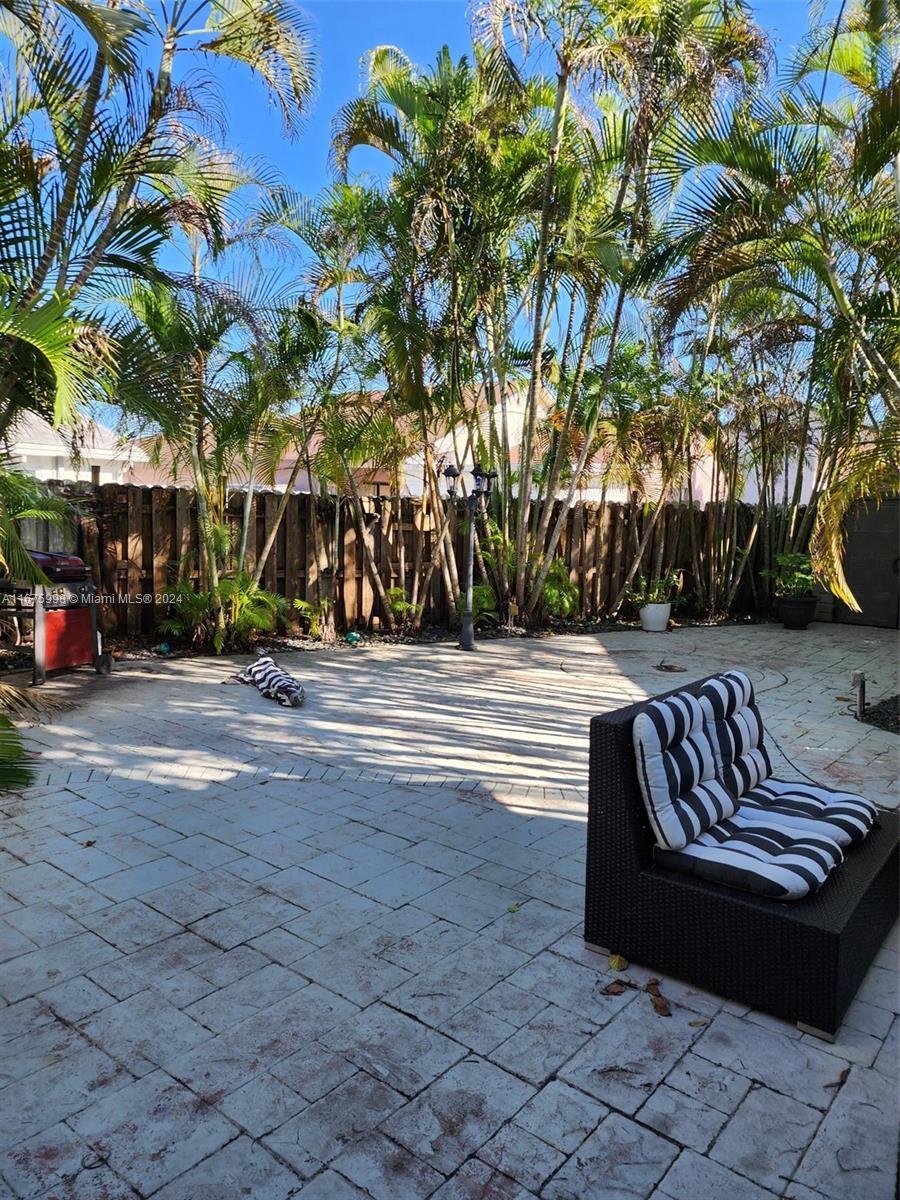 WESTWIND LAKES SEC 5 - Residential Lease