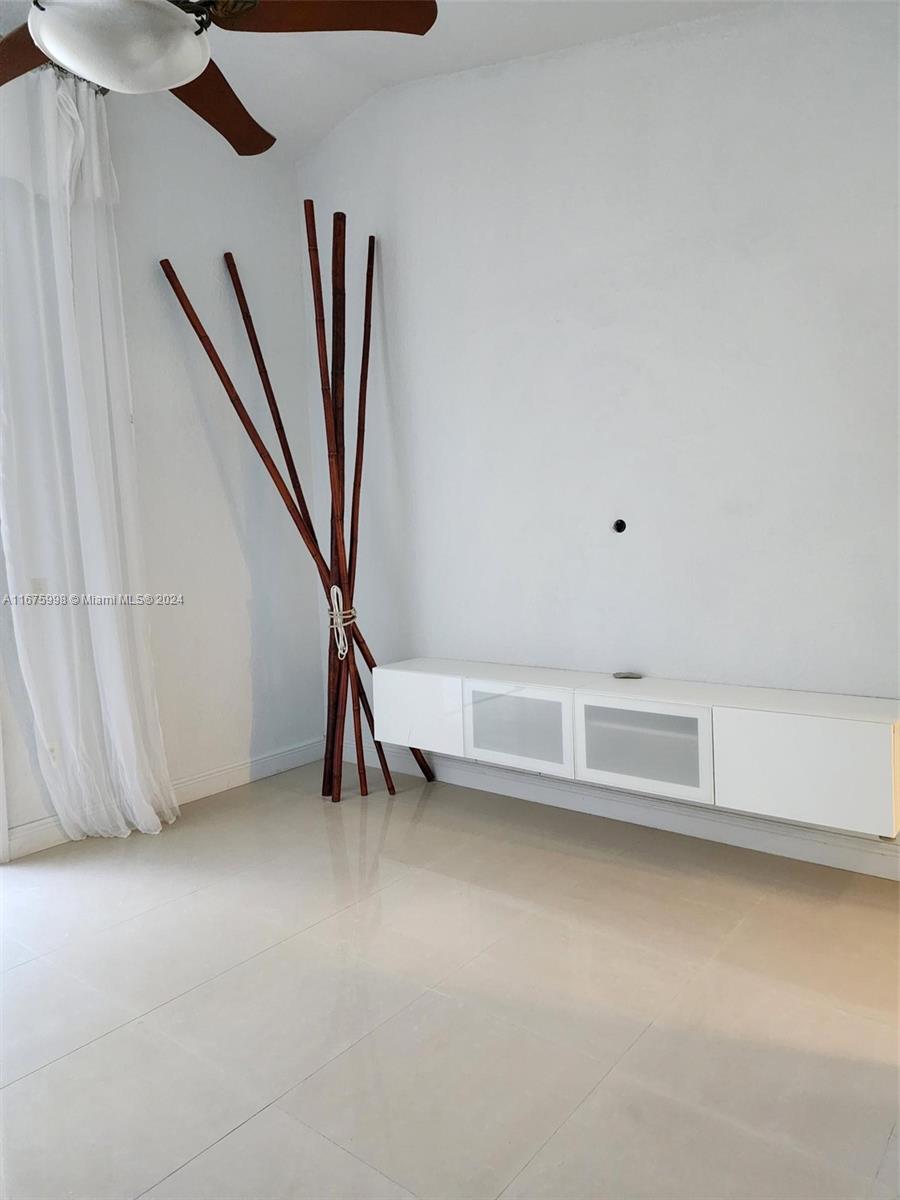 WESTWIND LAKES SEC 5 - Residential Lease