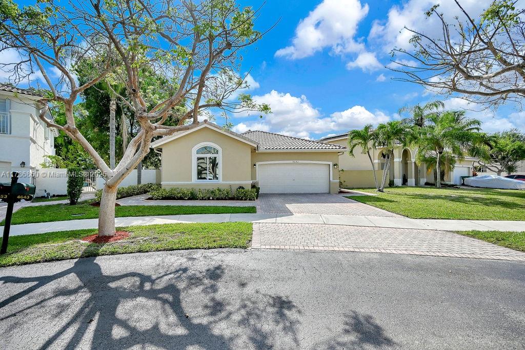 4643 Nw 94th Pl, Doral, Miami-Dade County, Florida - 3 Bedrooms  
2 Bathrooms - 