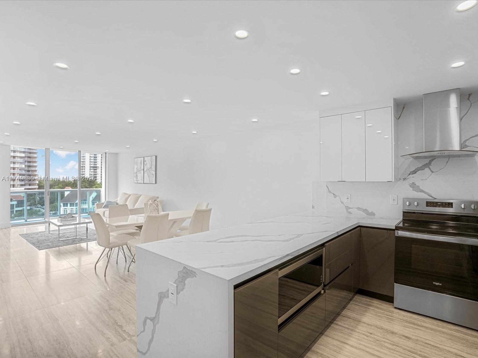 Property for Sale at 19390 Collins Ave 625, Sunny Isles Beach, Miami-Dade County, Florida - Bedrooms: 1 
Bathrooms: 2  - $439,000