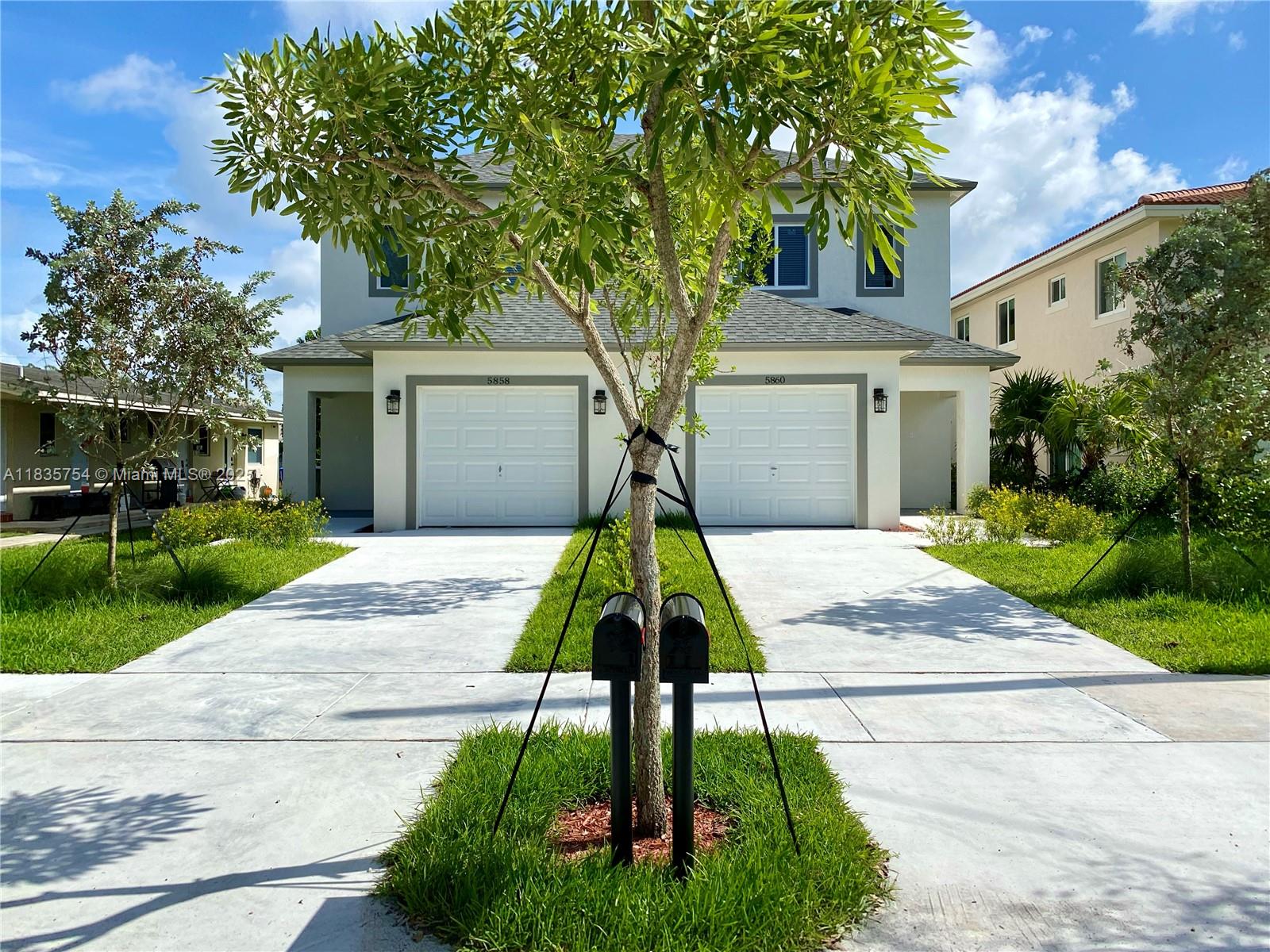 Beautiful and spacious 2 story, 3 bed / 2.5 bath townhouse. Built in 2021!
Modern kitchen with granite counter tops and stainless steel appliances. Washer and dryer inside the unit. Bathrooms have custom cabinetry and frameless glass doors. large backyard with lush, native landscaping. Minutes to Hollywood Beach, Young Circle Park, Downtown Hollywood, and the new Hard Rock Guitar Hotel. Tenant responsible for landscaping and utilities (water, electricity, cable, etc).