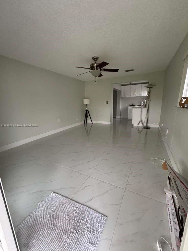 PALM SPRINGS NORTH SEC J - Residential Lease