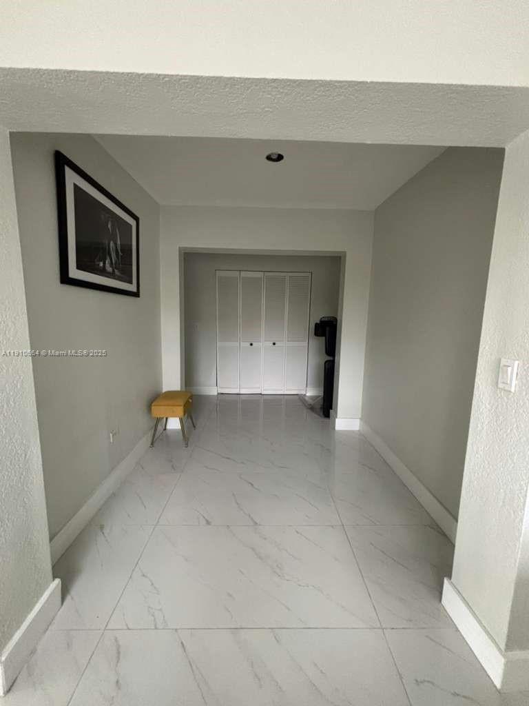 PALM SPRINGS NORTH SEC J - Residential Lease