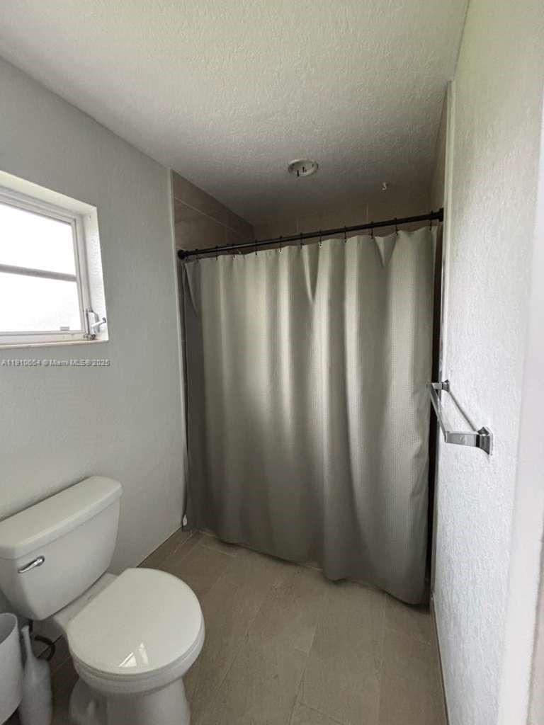 PALM SPRINGS NORTH SEC J - Residential Lease