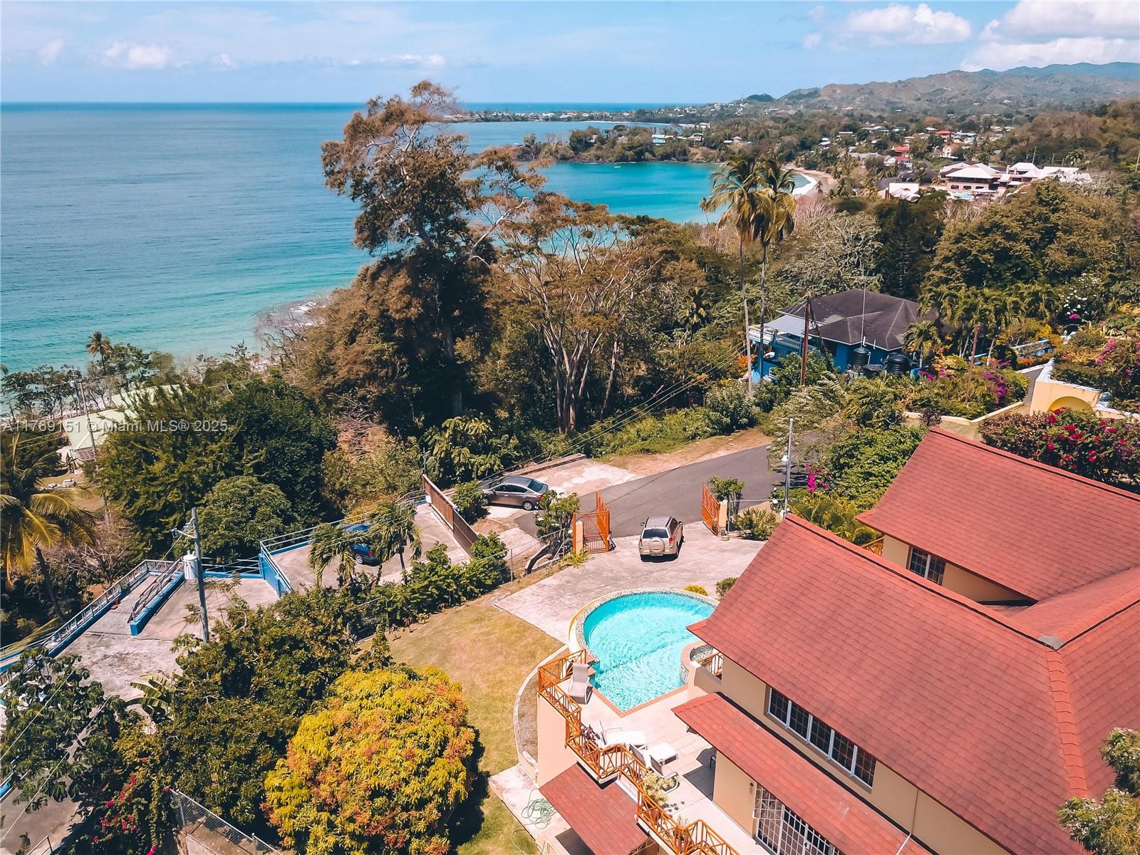 14 Bayview Drive, Tobago