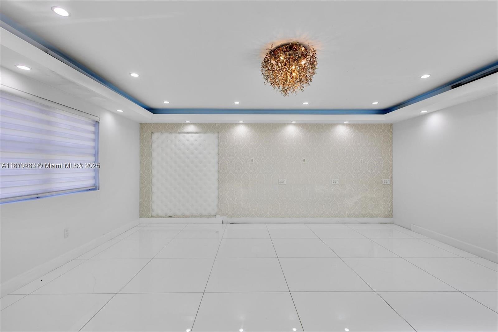 RIVIERA TRACE - Residential