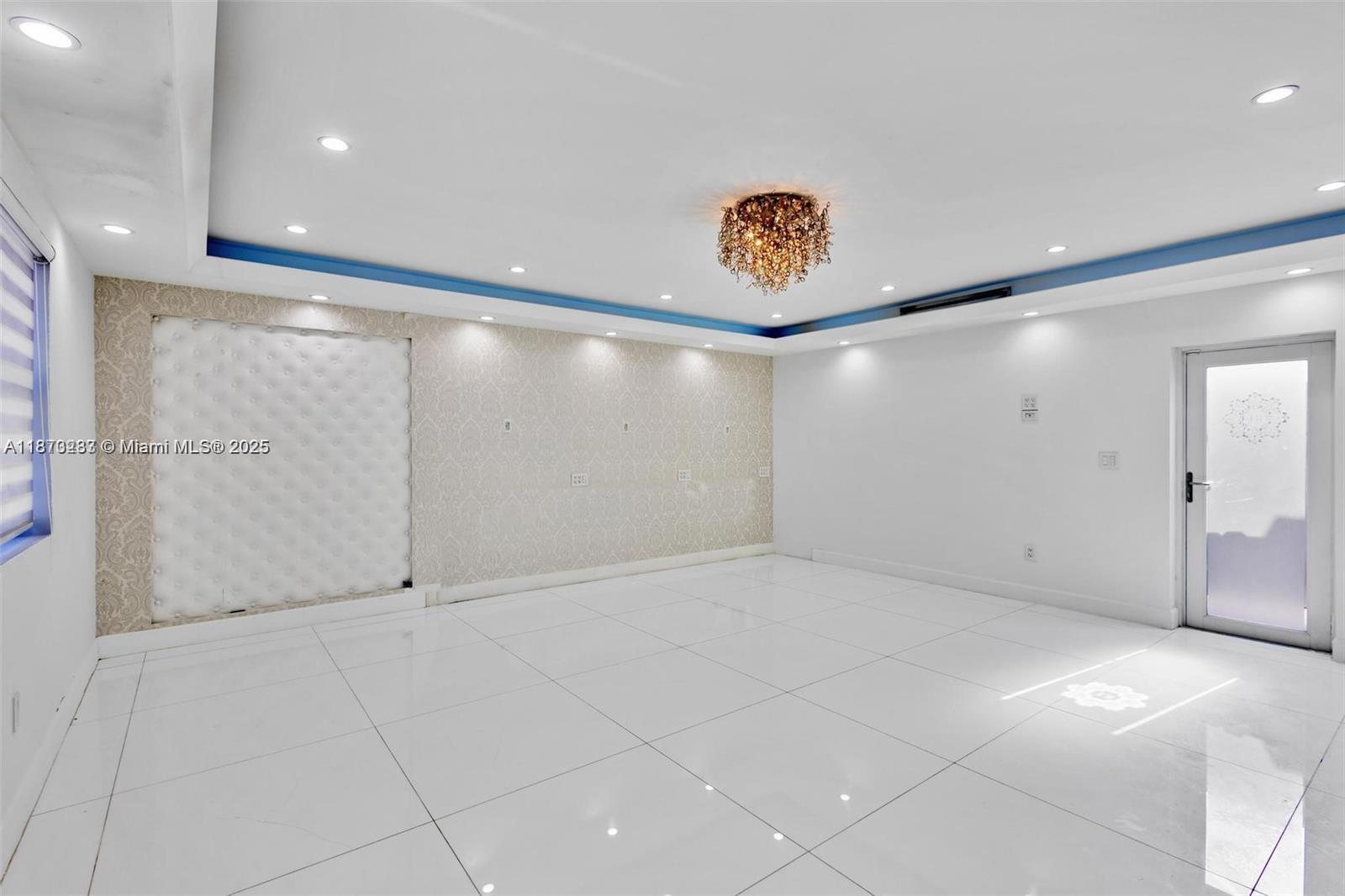 RIVIERA TRACE - Residential