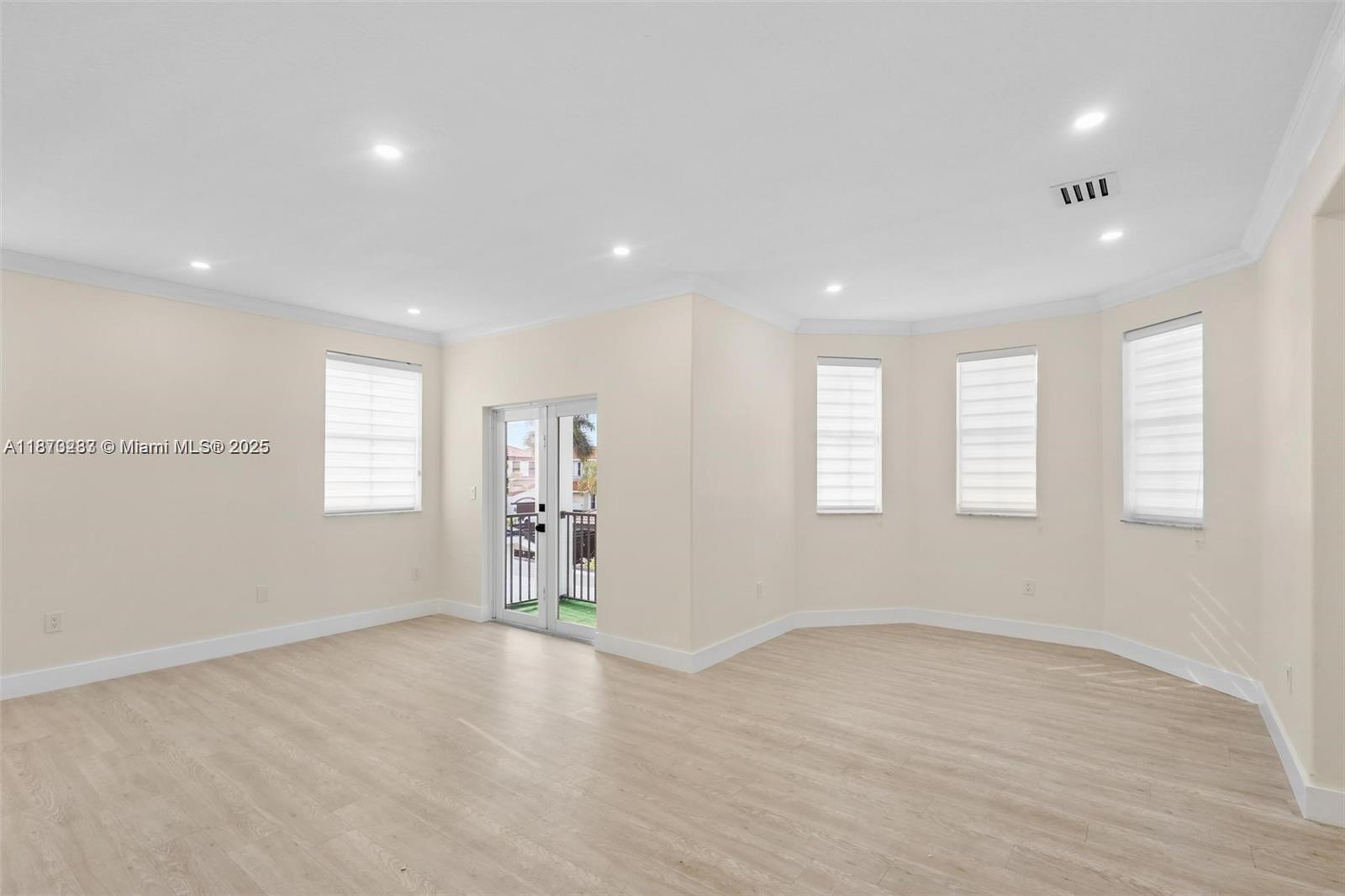 RIVIERA TRACE - Residential