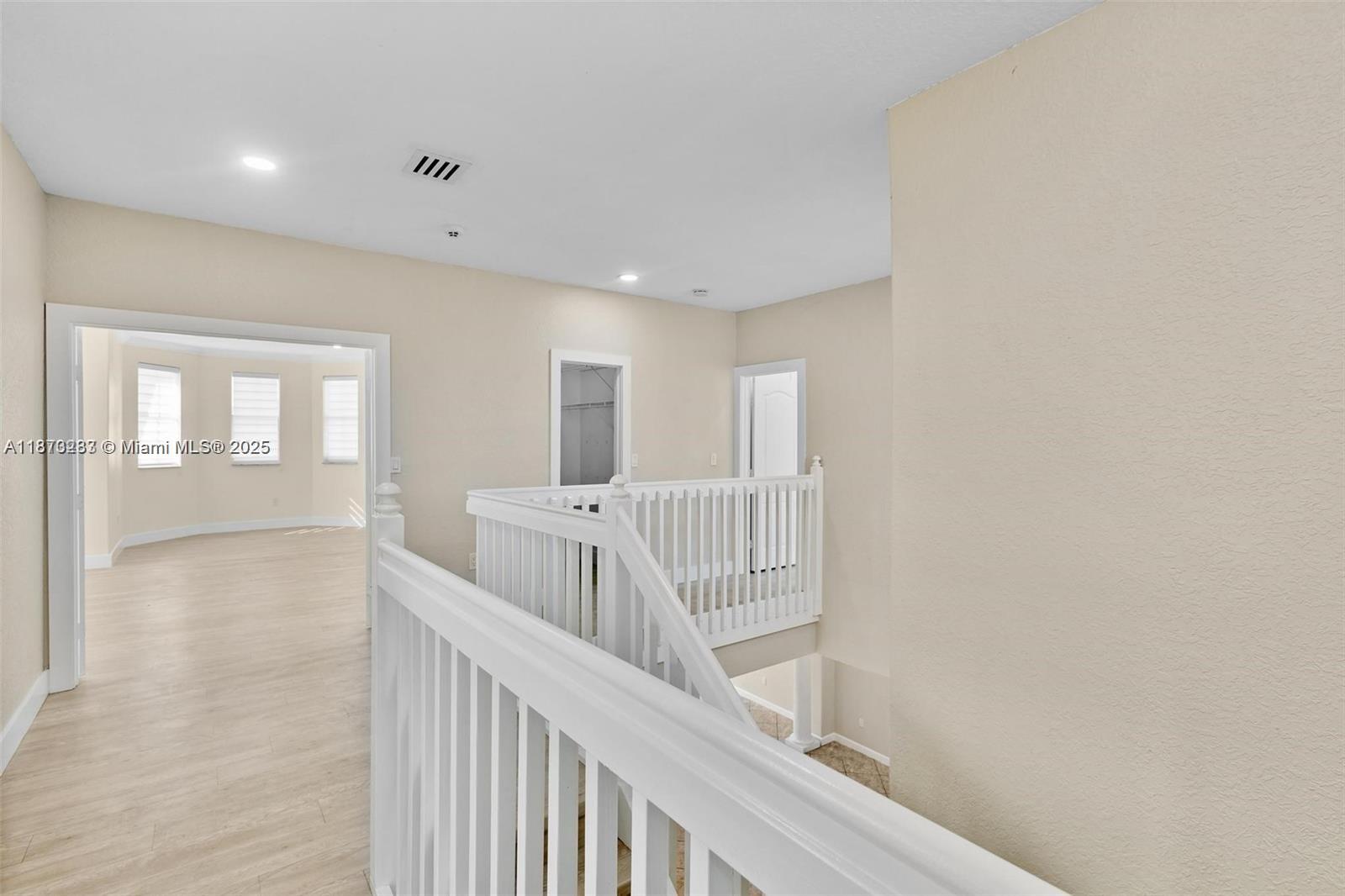 RIVIERA TRACE - Residential