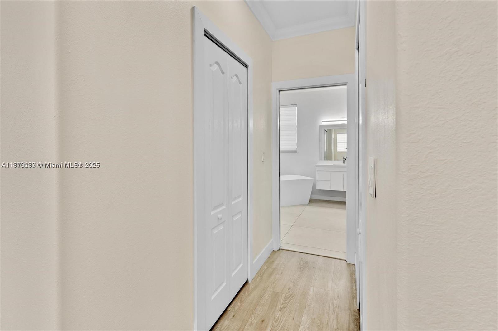 RIVIERA TRACE - Residential