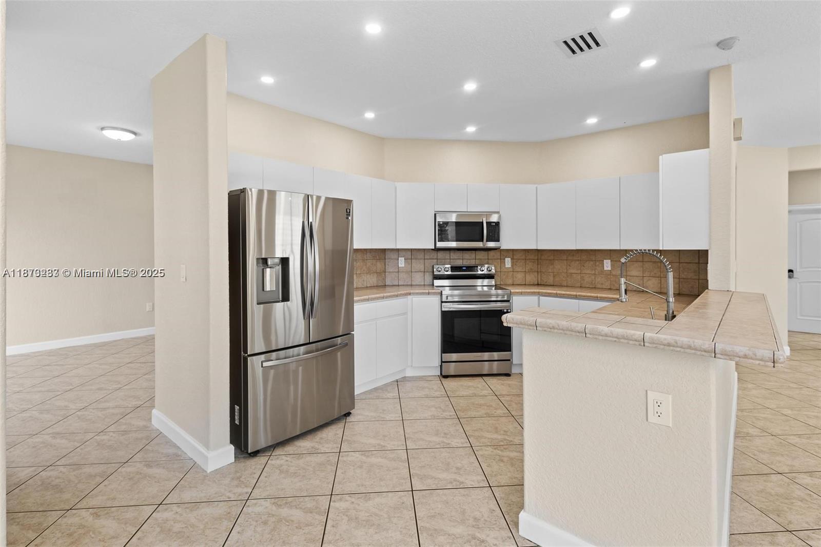 RIVIERA TRACE - Residential