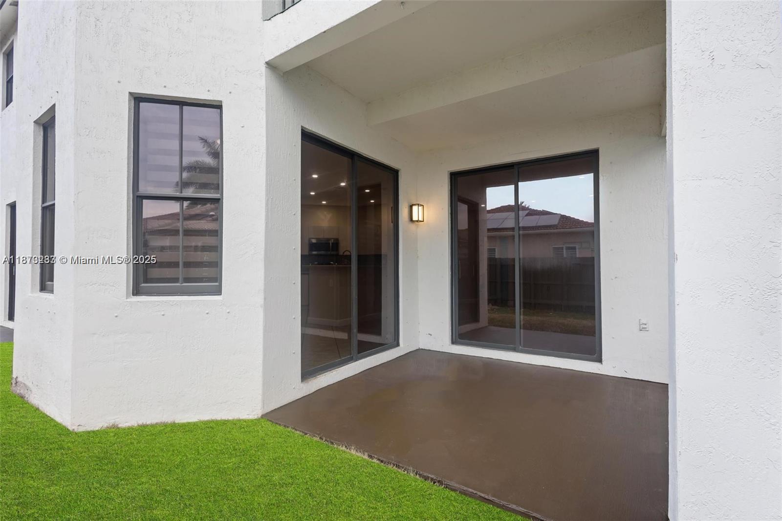 RIVIERA TRACE - Residential