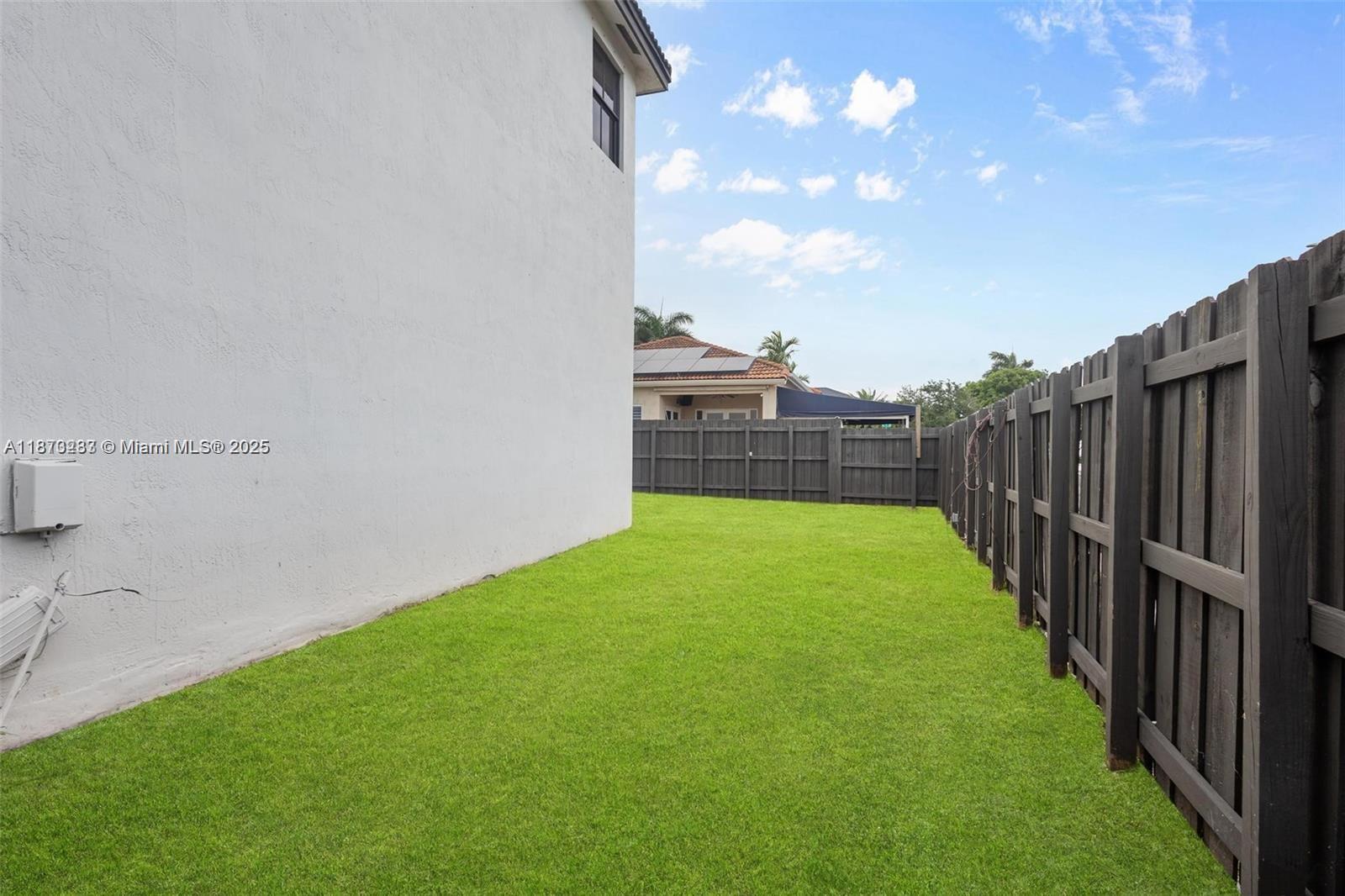 RIVIERA TRACE - Residential