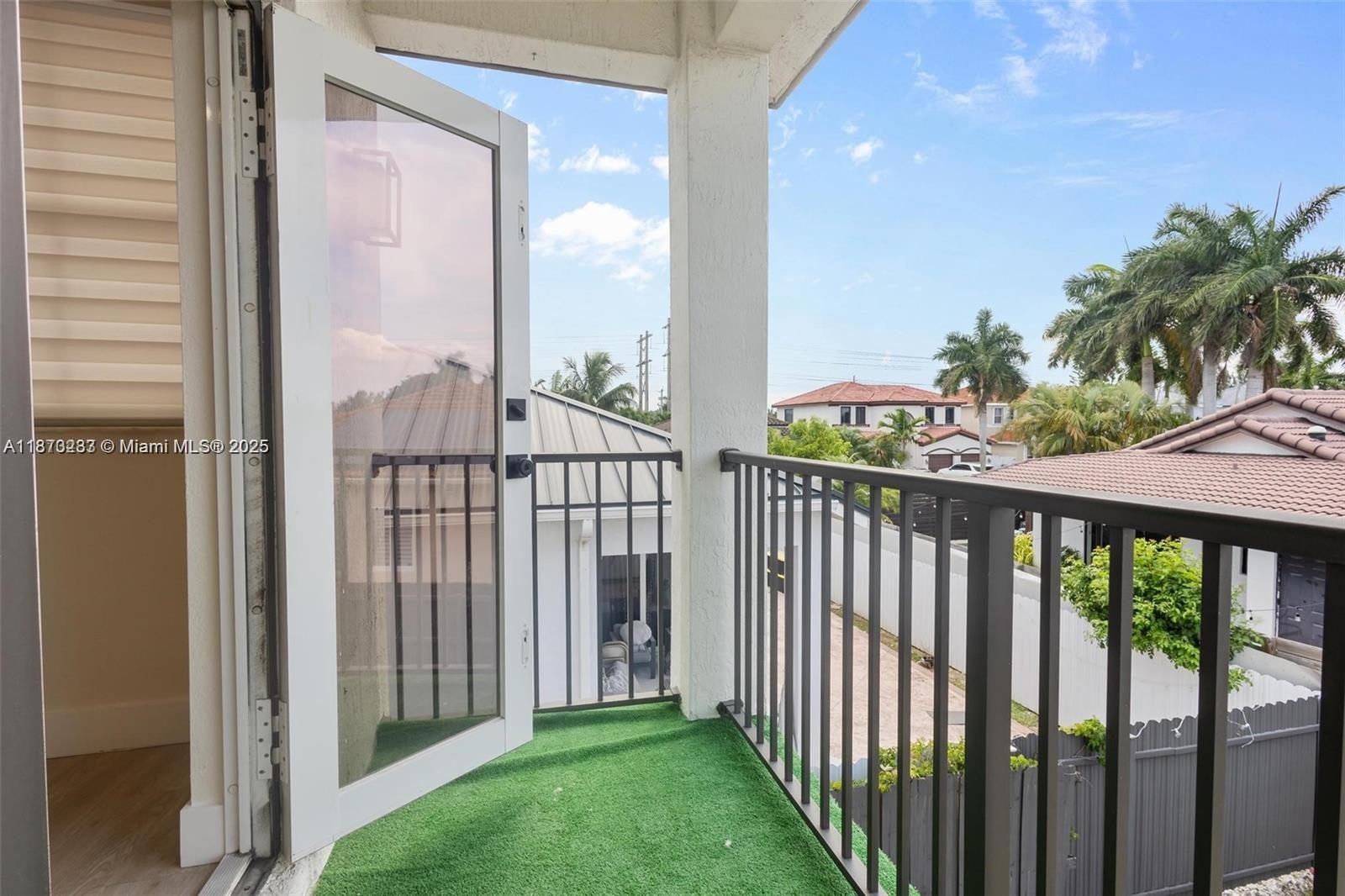 RIVIERA TRACE - Residential