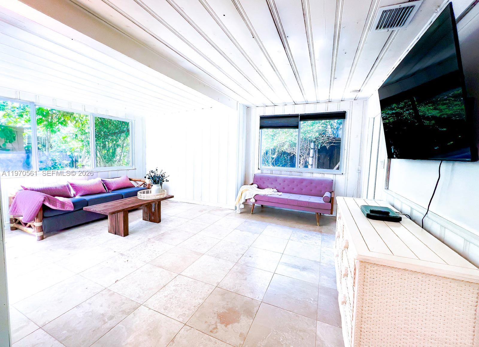 CRESTHAVEN NO 7 - Residential