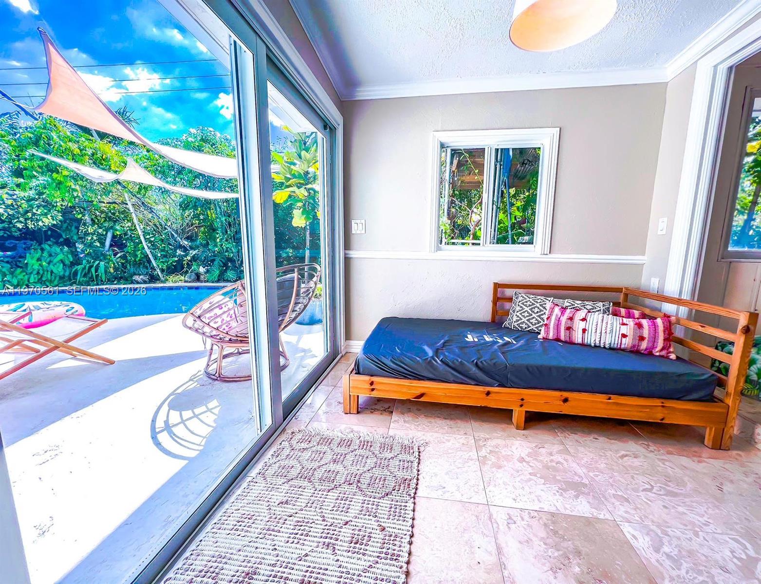 CRESTHAVEN NO 7 - Residential