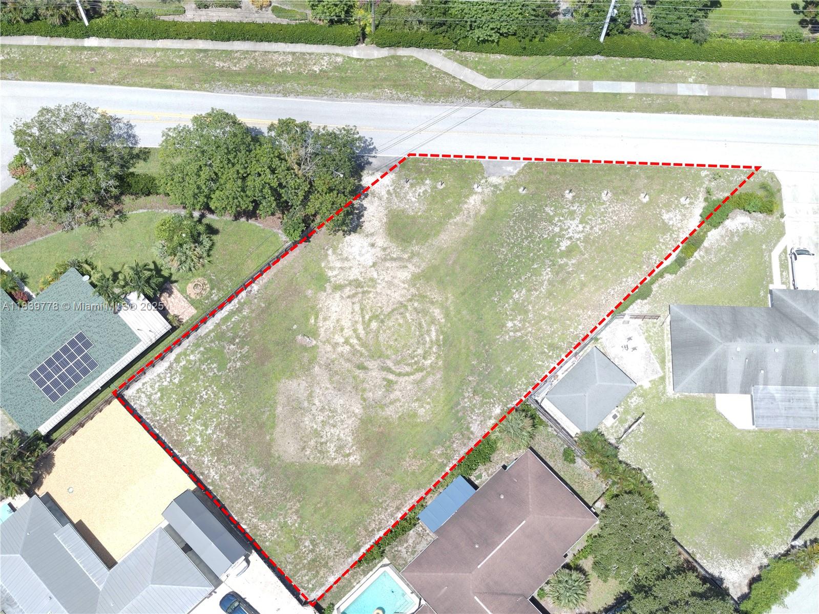 18870 SE Country Club Dr, Jupiter, FL, 33469/$975,000 3 18870 SE Country Club Dr